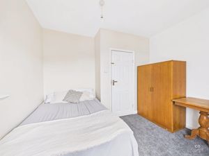 BED 2 - click for photo gallery